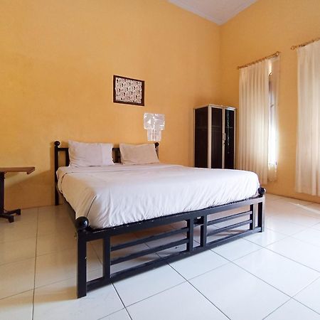 Reddoorz At El Shaday Homestay Banyuwangi Banyuwangi  Esterno foto