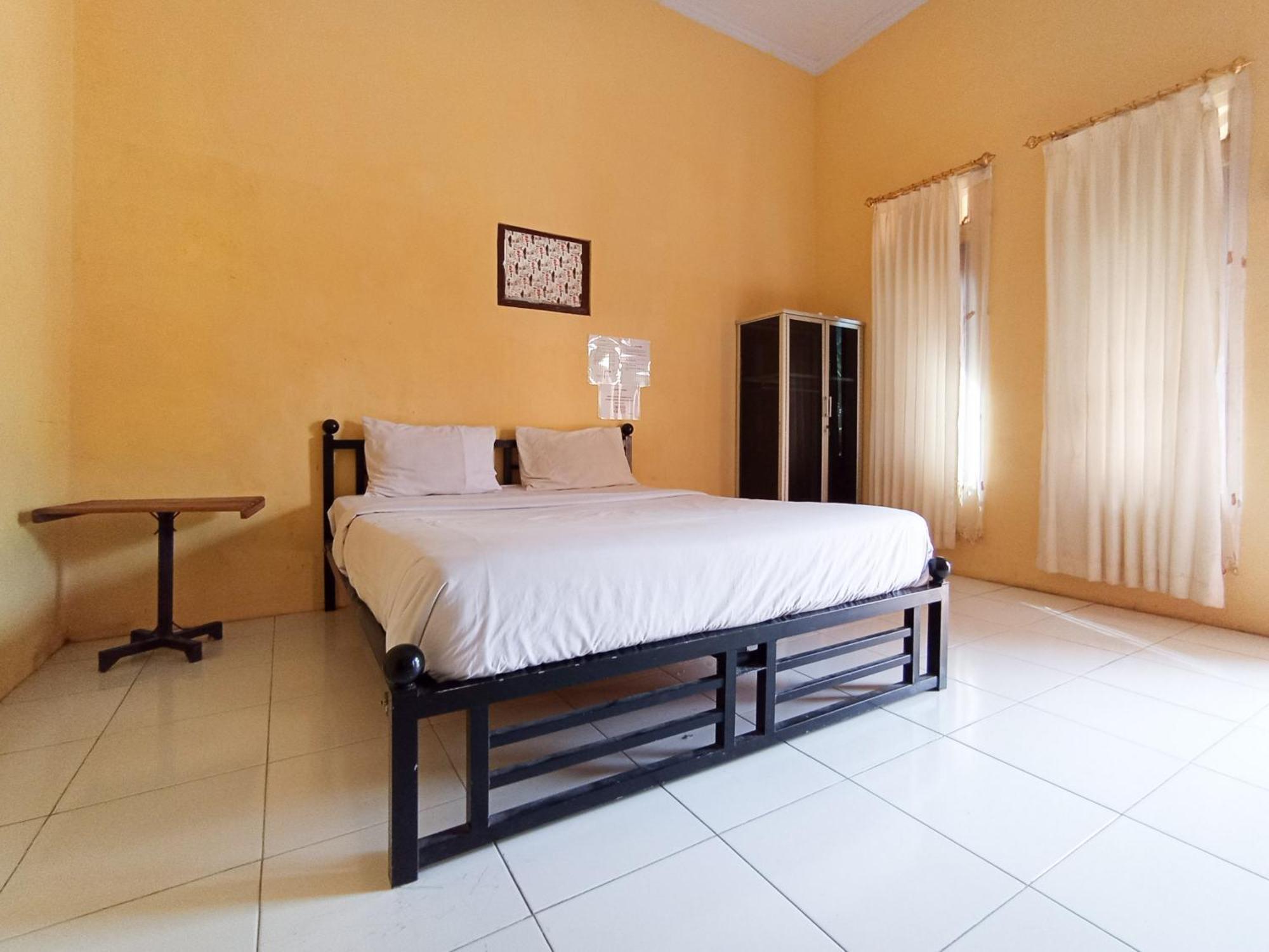 Reddoorz At El Shaday Homestay Banyuwangi Banyuwangi  Esterno foto