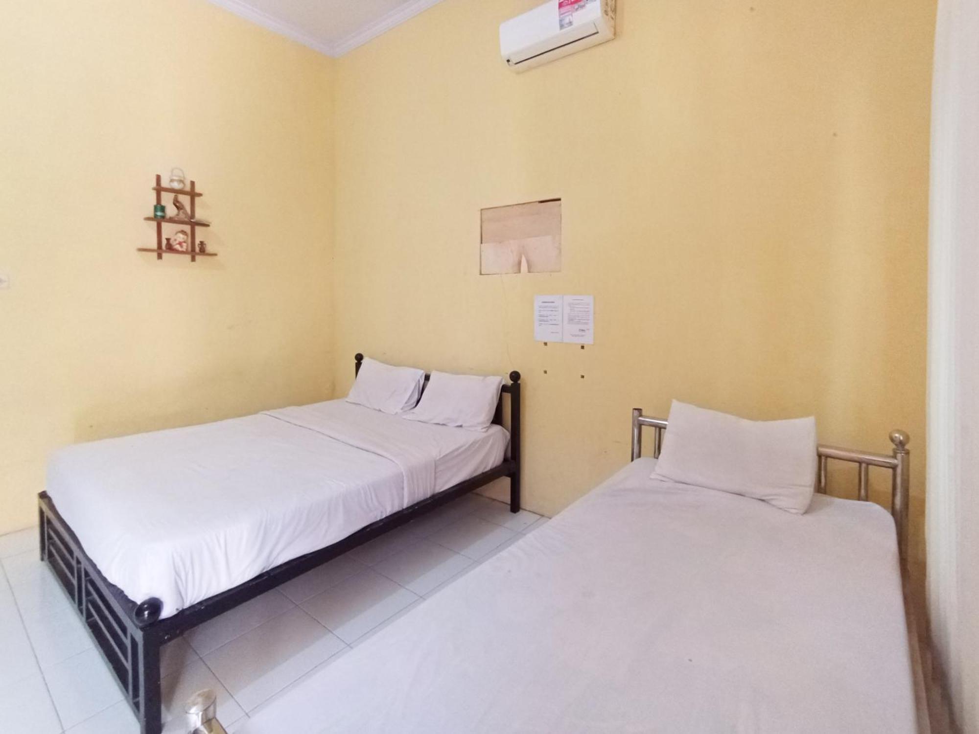 Reddoorz At El Shaday Homestay Banyuwangi Banyuwangi  Esterno foto
