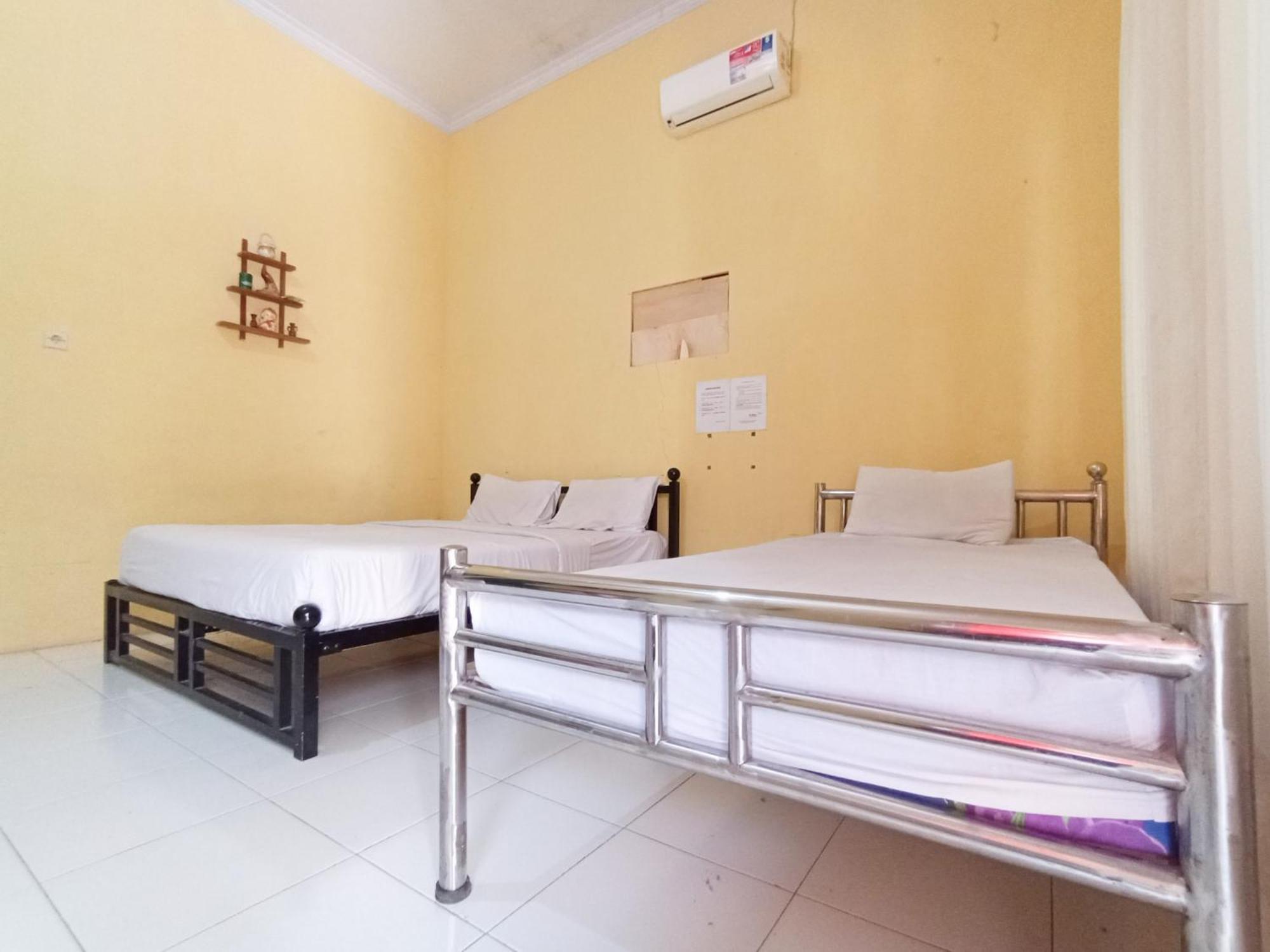 Reddoorz At El Shaday Homestay Banyuwangi Banyuwangi  Esterno foto