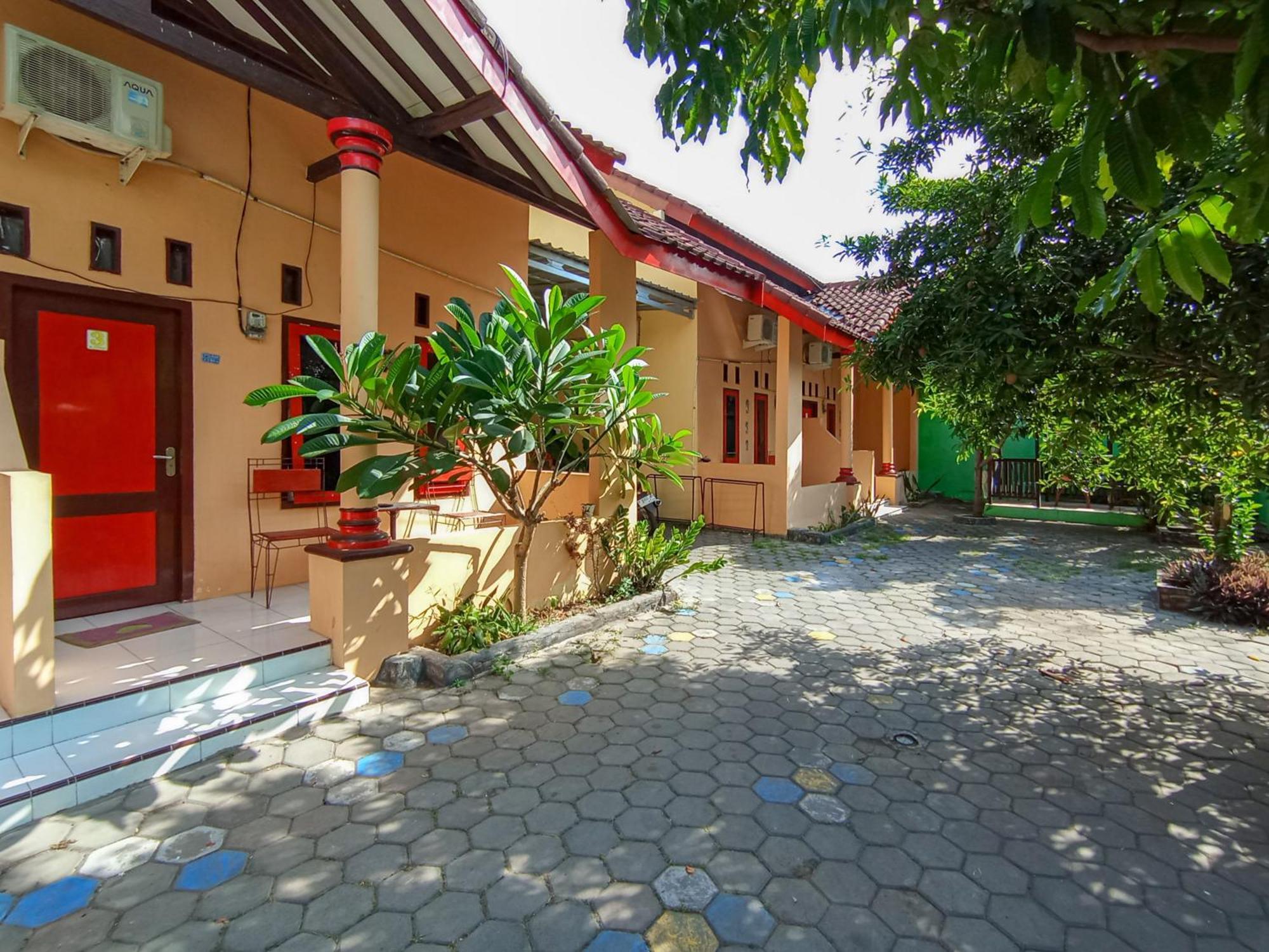 Reddoorz At El Shaday Homestay Banyuwangi Banyuwangi  Esterno foto