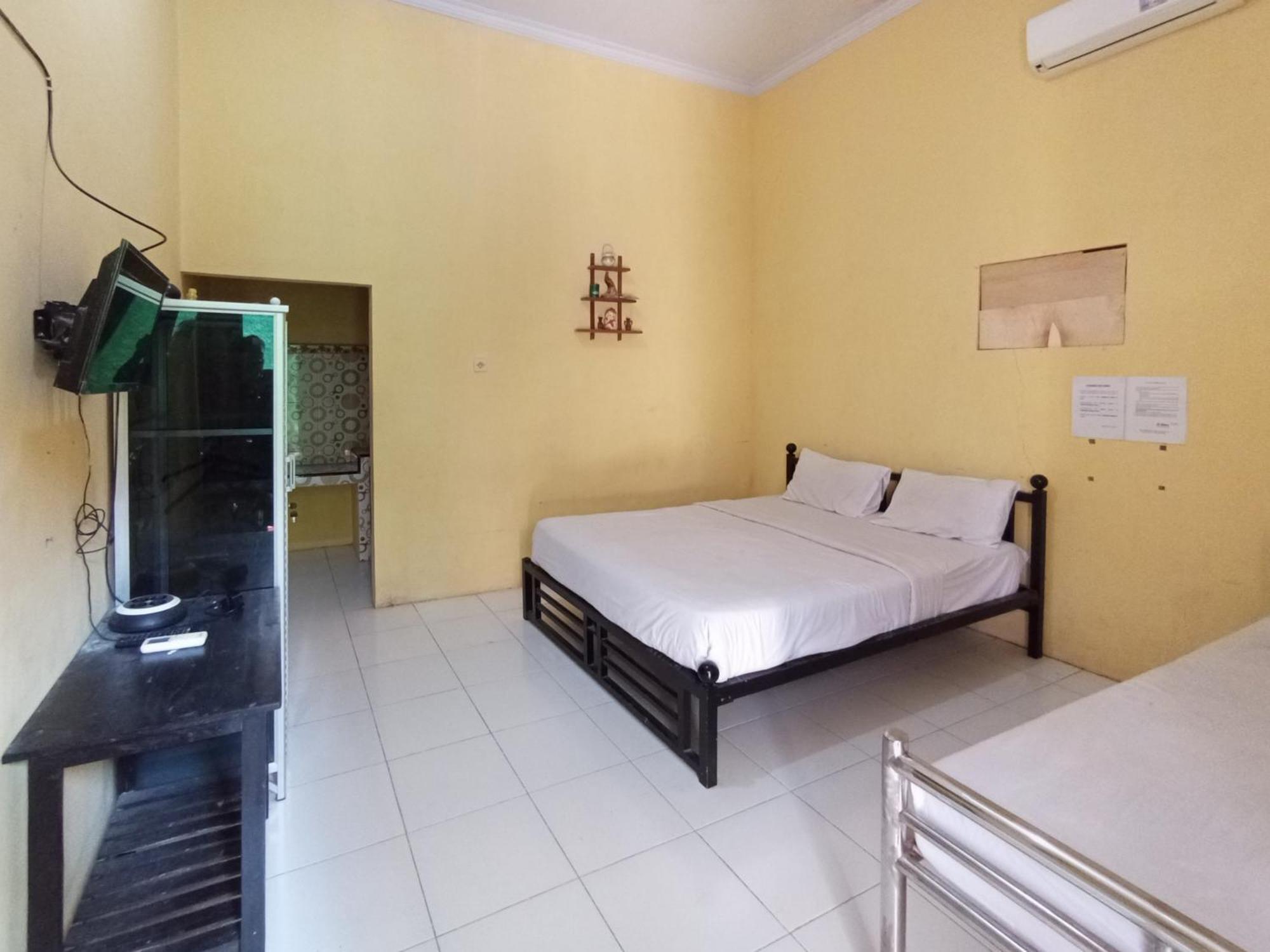 Reddoorz At El Shaday Homestay Banyuwangi Banyuwangi  Esterno foto