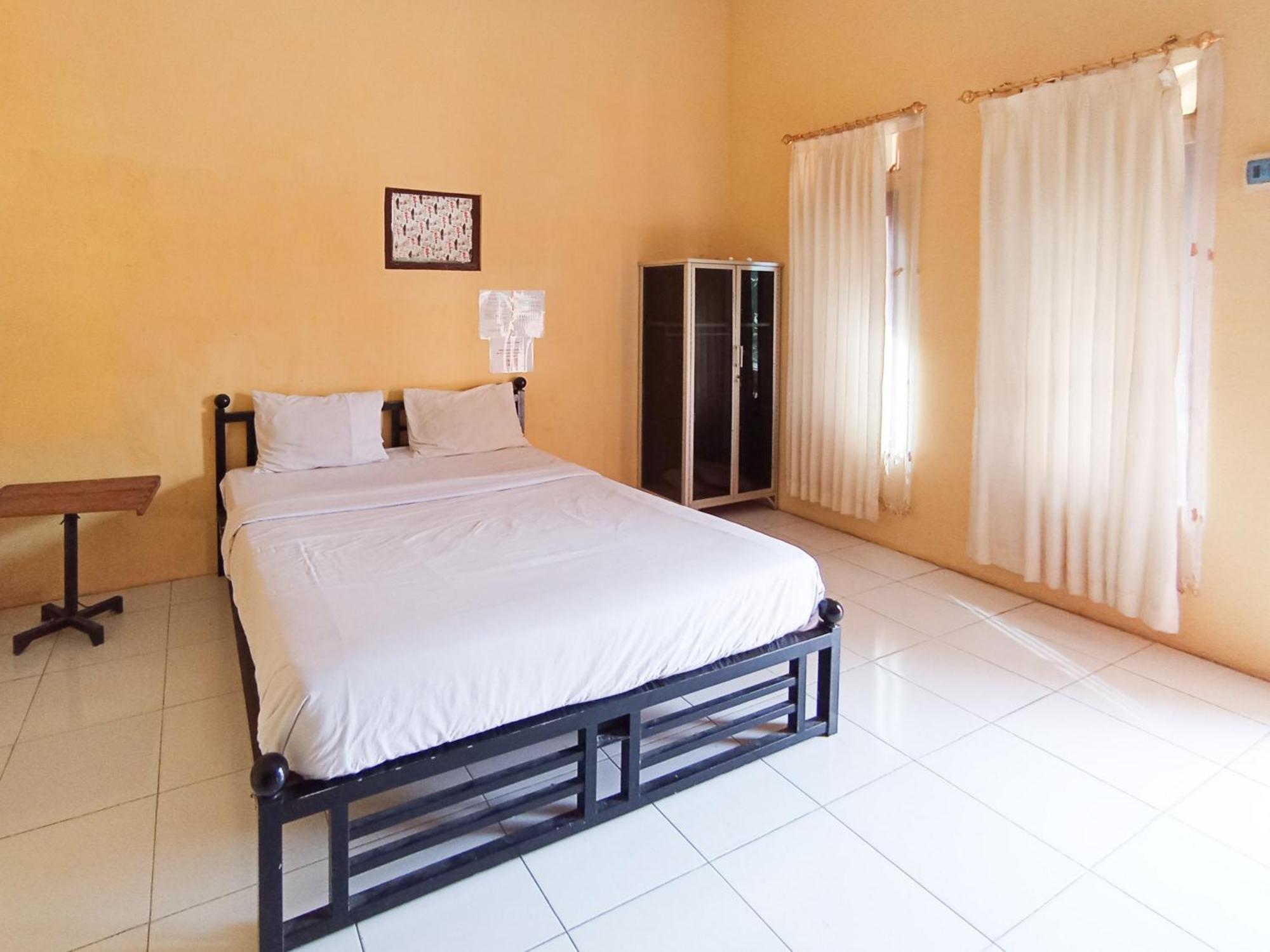 Reddoorz At El Shaday Homestay Banyuwangi Banyuwangi  Esterno foto
