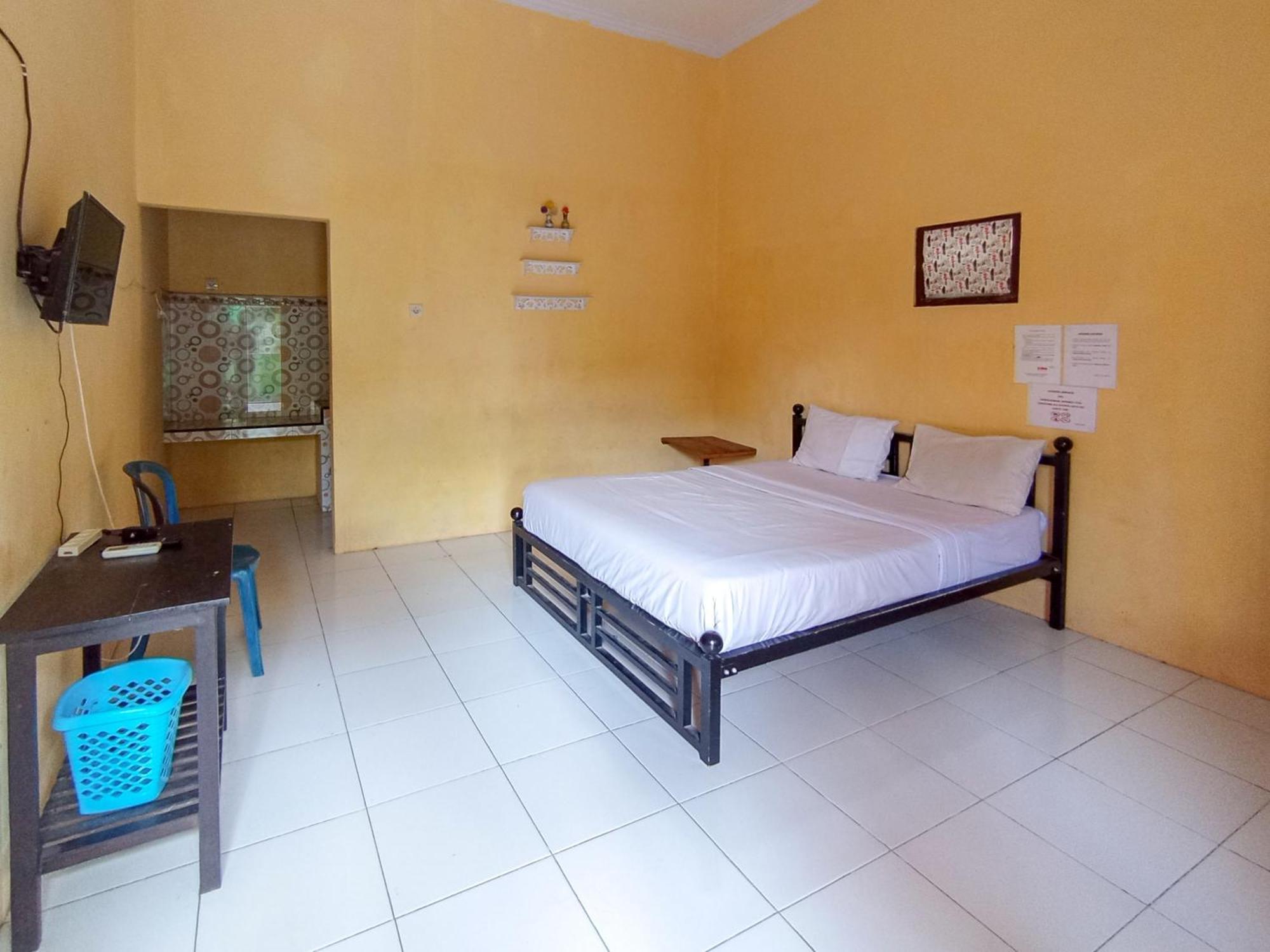 Reddoorz At El Shaday Homestay Banyuwangi Banyuwangi  Esterno foto